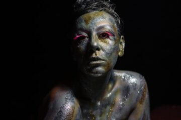 Je Veux - Objavljen debitantski album "I Glow"