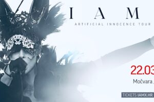Promotivna fotografija IAMX-a povodom koncerta u Zagrebu 22. ožujka 2026. u klubu Močvara, u sklopu turneje Artificial Innocence.