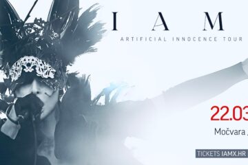 Promotivna fotografija IAMX-a povodom koncerta u Zagrebu 22. ožujka 2026. u klubu Močvara, u sklopu turneje Artificial Innocence.