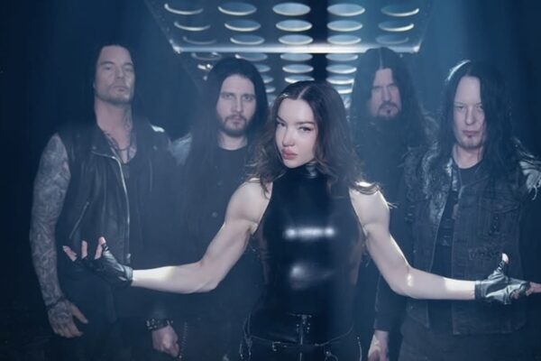 Arch Enemy predstavlja Lauren Hart kao novu pjevačicu