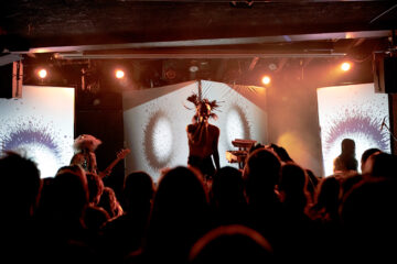 IAMX nastupa u Močvari u Zagrebu 22. ožujka 2026.