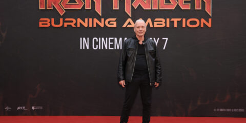 Bruce Dickinson na londonskoj premijeri Iron Maiden Burning Ambition