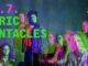 Ozric Tentacles nastupaju uživo na koncertu tijekom turneje
